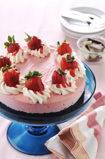 Strawberry Mousse Brownie Mint Pie