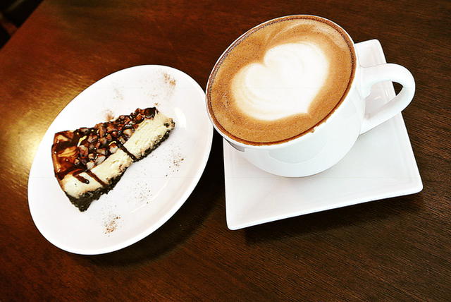 ultimate-turtle-cheesecake-makes-for-a-perfect-pairing-with-coffee-latte