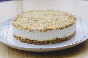 F1 hotel Yogurt Apple Crumble