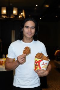 Piolo Pascual with Andoks Bucket